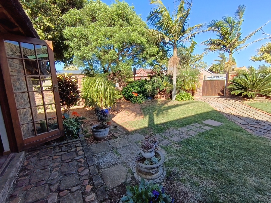 3 Bedroom Property for Sale in Wavecrest Eastern Cape